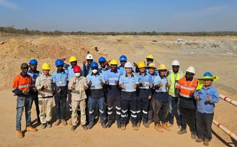 布谷尼锂矿提前实现年度采剥打算 实现首年开门红.jpg