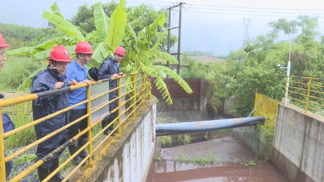 郭风芳率队到石碌铁矿查抄防风防汛工作