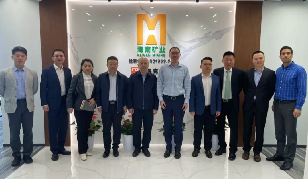 中国能建易普力公司客人到访XPJ官网上海中心