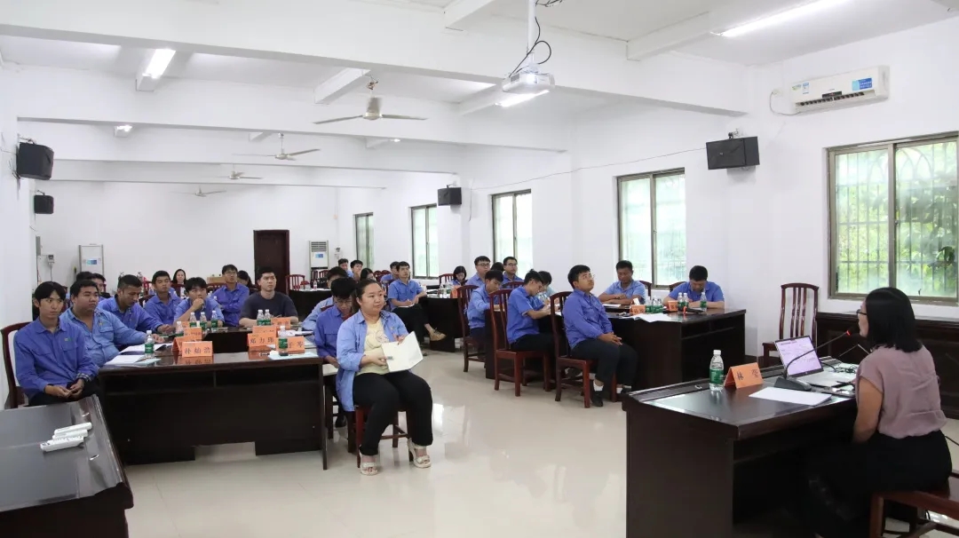 练好内功 讲好故事 XPJ官网进行第一期通讯员培训班