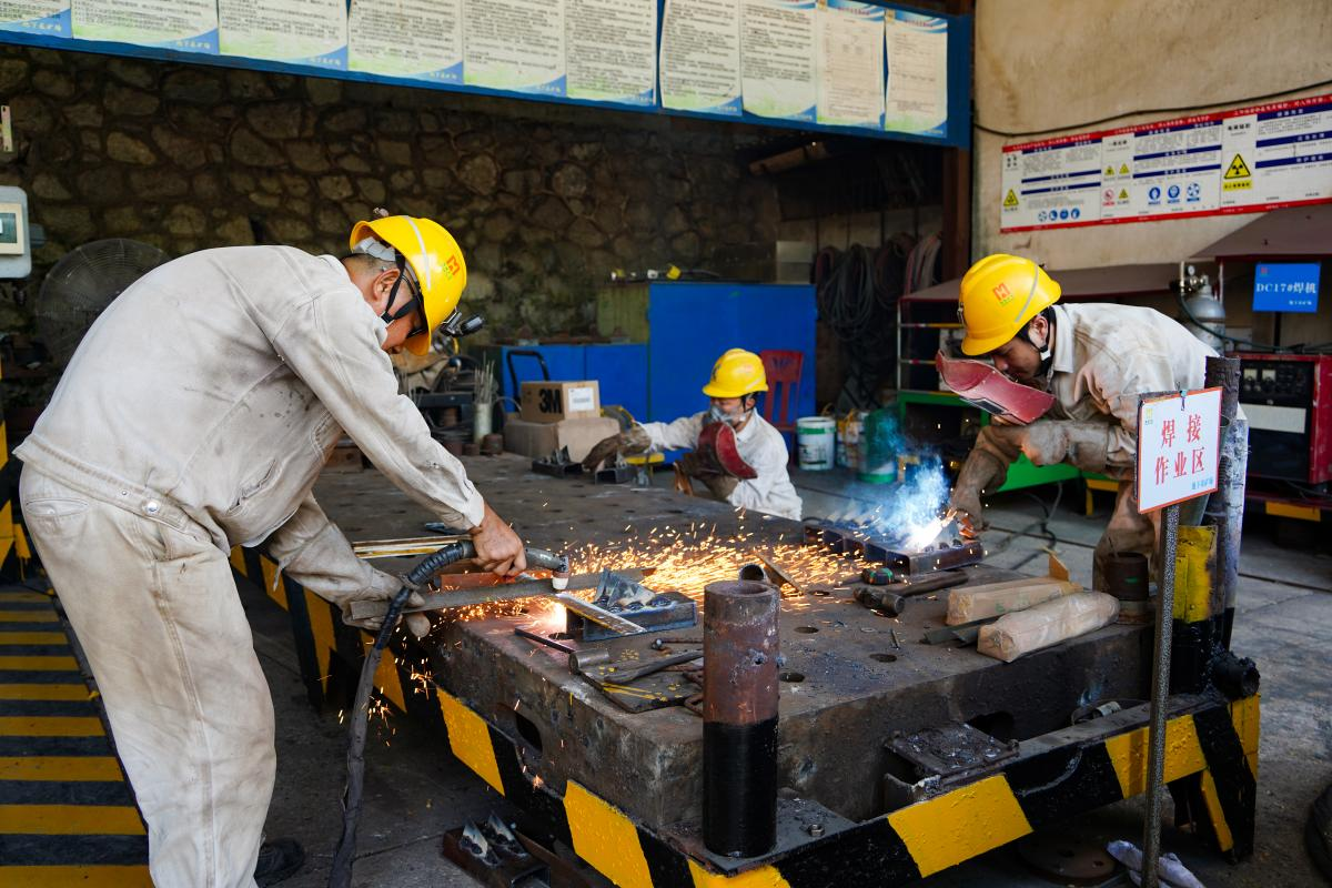国庆节 | 爱岗敬业 ？笕擞檬蹈傻Ｈ蜗蜃婀姘