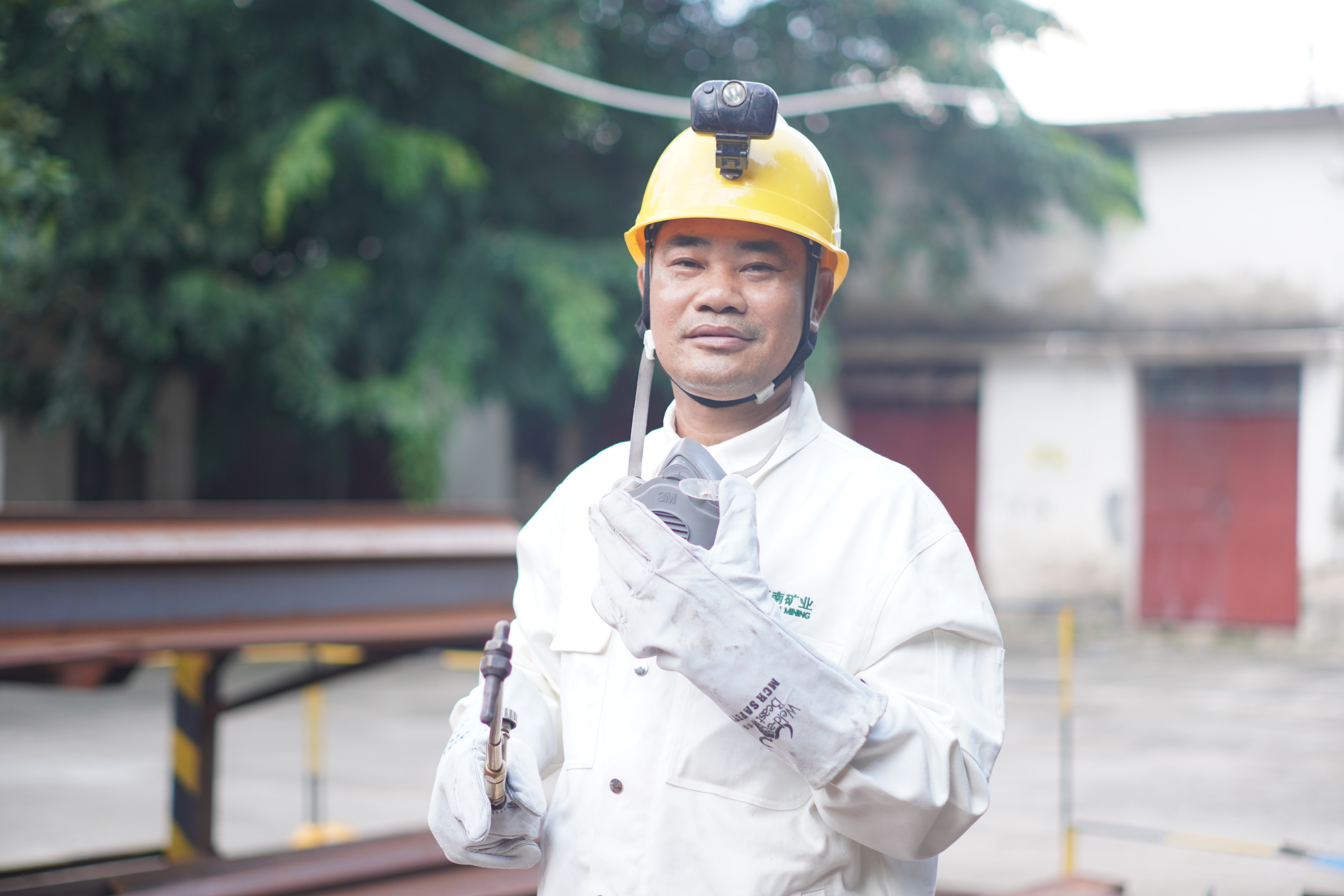 全国赞美！XPJ官网员工李勇荣膺全国劳动圭表