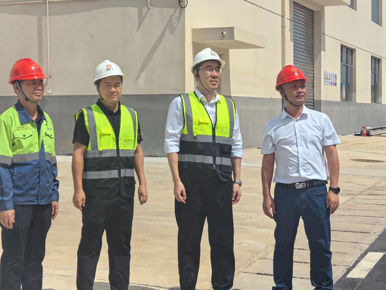 XPJ官网总裁滕磊调研海南星之海新资料公司